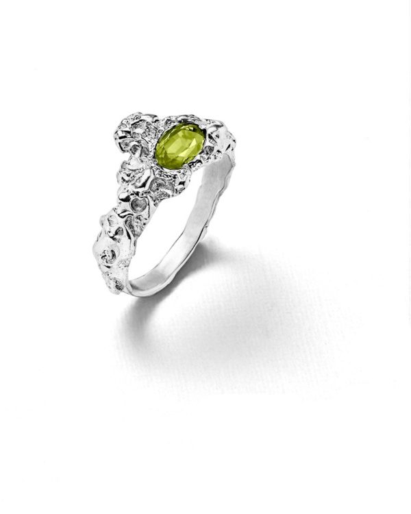 Laura_guitte-jewellery_ring-Roche_solitaire-argent_peridot